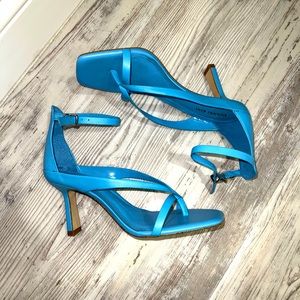 Brand New Gianni Bini Sandal Size 8